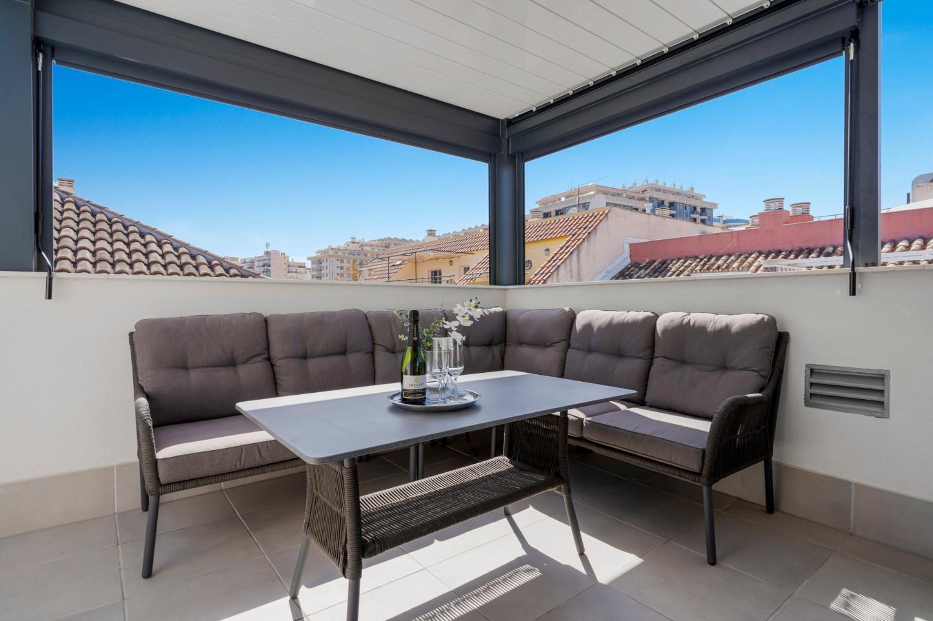Sunny Penthouse In By Costarentals - Ref 215 *